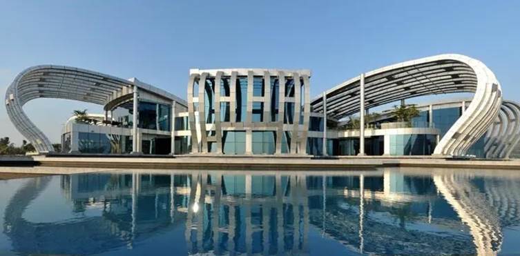 水中的建筑描述已自动生成